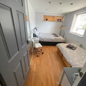 Apartment Newly Refurbished Unique, Cheltenham