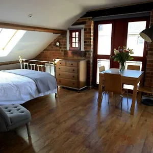 Apartment Victorian Penthouse, Gloucester